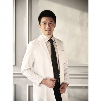 DSCF1771醫師簡介-景正牙醫-張智洋醫師.jpg